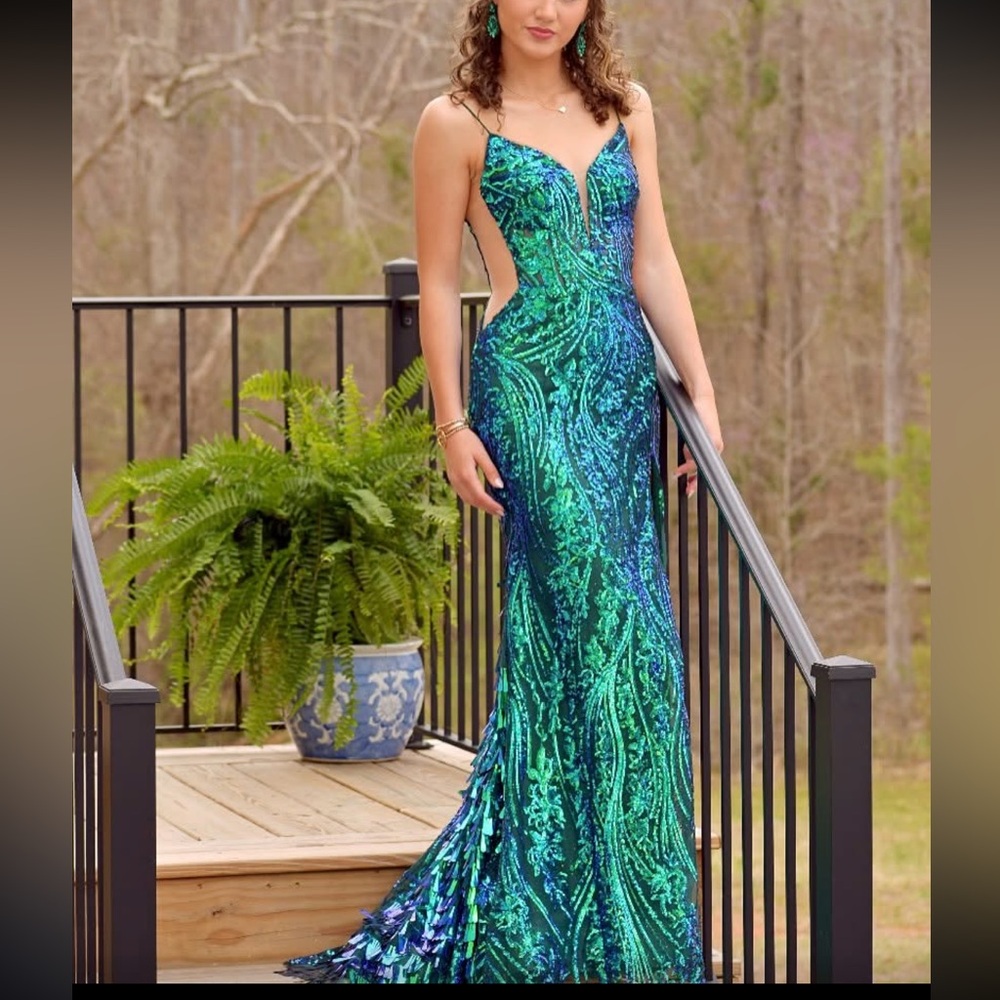 Elegant Green and Blue Evening Gown